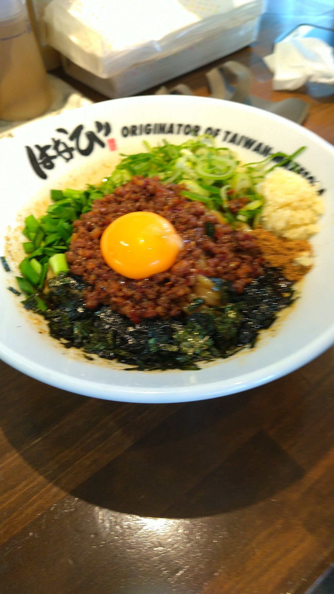 キャベツch 背脂丼の欲しさに写真食ってから撮ってもた 背脂丼うますぎ 致死量のニンニクと殺人級のニンニク臭になるが最高 今のご時世マスクしてるし関係ない 花火 台湾まぜそば T Co 1ttzjkvu00 Twitter