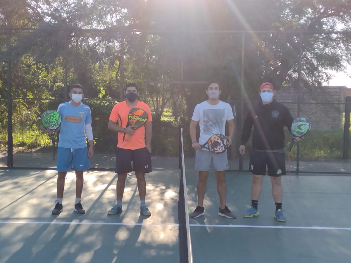 Kevinagustin40's tweet photo. Amigos #padel #FelizMiercoles #padeladicct #follow https://t.co/n2i9FPEKYU
