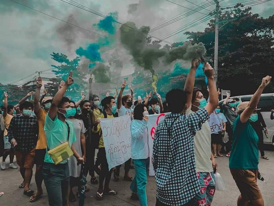 SaveMM99's tweet photo. "Wash Feet With Blood of Military Terrorists", Protesters in Yangon march today to against Genocidal Military Coup. Despite Junta's brutal Oppressions,these brave civilians of Burma never kneel down under Military's boots. 
#TogetherWithPDF
#June23Coup
#WhatsHappeningInMyanmar https://t.co/HSc8KQtHi2