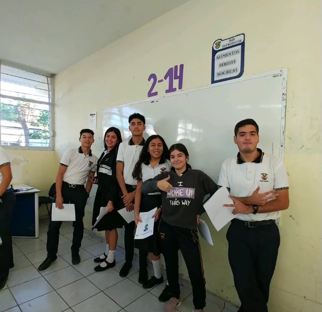 Los de elite en la prepa // yo en la prepa https://t.co/KYZ4F5fmdh