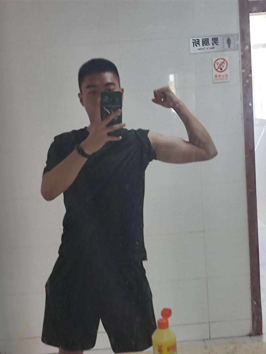 Martin_SSss's tweet photo. 现役农s，喜欢➕ q https://t.co/L7rawyXnUT