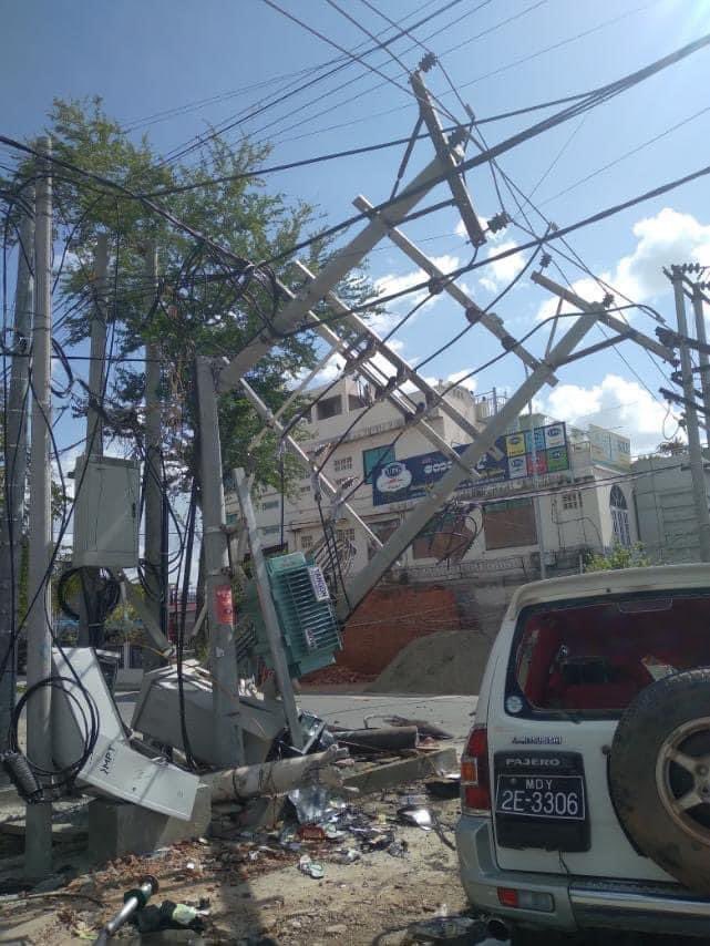 Haruonchill's tweet photo. On June22, Junta Terrorists chased a car driven by 3 Ta’ang youths &amp; a Chinese youth at 56x110 Street, #Mandalay and fired gunshots — KILLING all on the spot. Then, terrorists exploded the car &amp; falsely claimed that those four youths died in car crash.
#WhatsHappeningInMyanmar https://t.co/6lZKcWc7hm