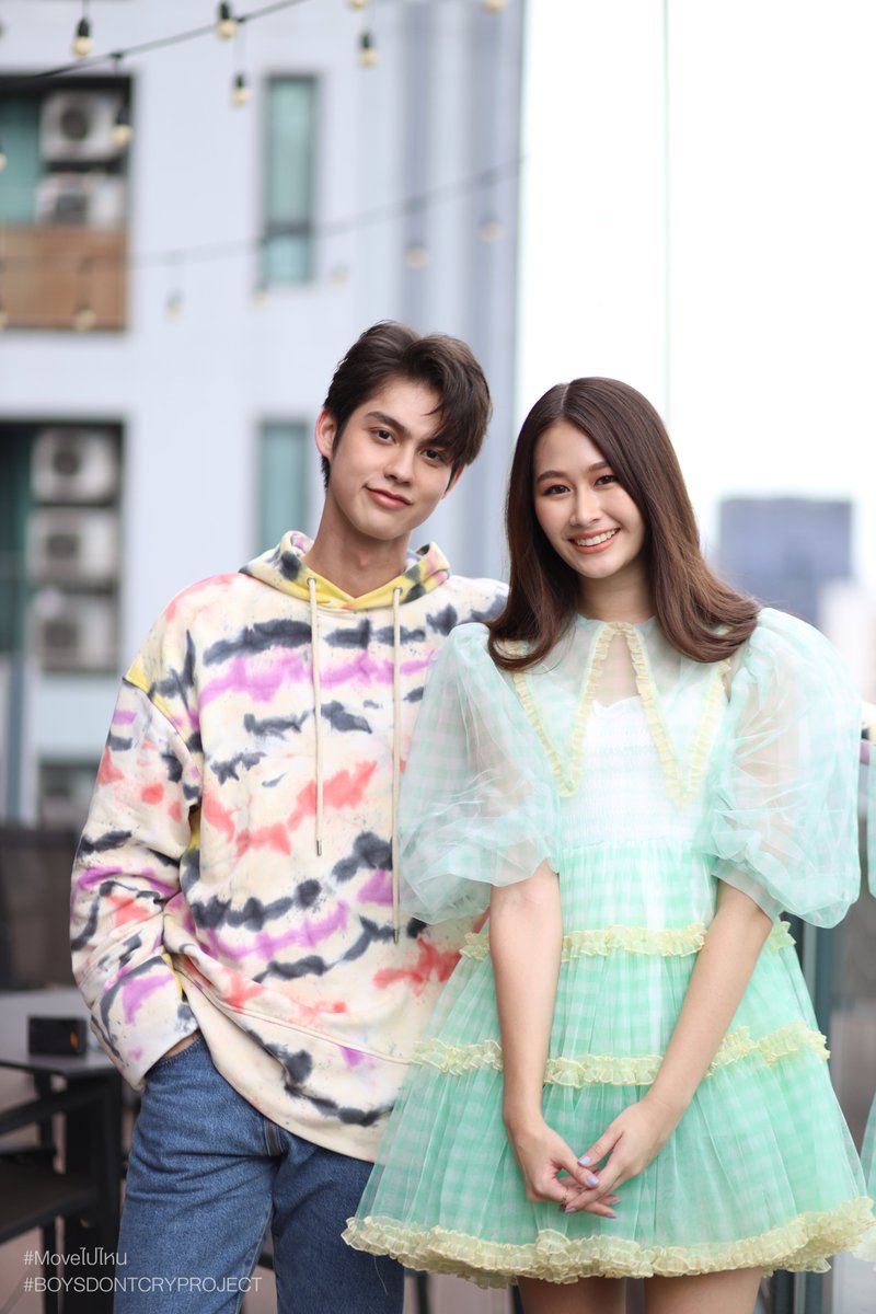 GMMTV's tweet photo. 📸 ภาพเบื้องหลังของ ไบร์ท และ นีร
จาก Music Video เพลง Move ไปไหน (Unmovable) - BRIGHT VACHIRAWIT | BOYS DON'T CRY

WATCH MV🔺 https://t.co/13YWRRPiD1
More photos : https://t.co/0ZoC5XJw4h

#Moveไปไหน
#BOYSDONTCRYPROJECT
#GMMTV @bbrightvc @neeensu https://t.co/z1mMovwIHt