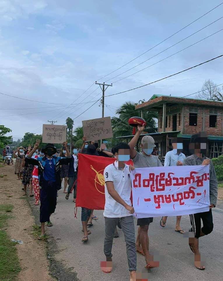 Residents of Nyhinn Maw Village, Launglon Township marched and protested against military regime this morning. #TogetherWithPDF #WhatsHappeningInMyanmar #June23Coup #MilkTeaAlliance
