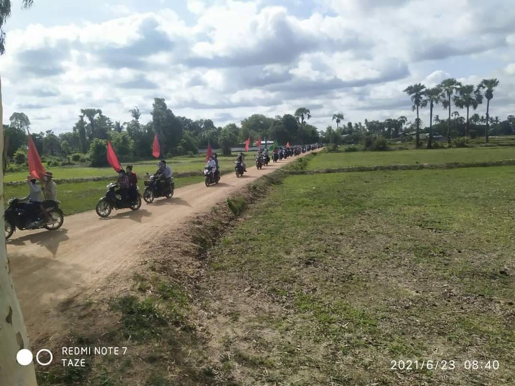 Residents from a village in Tangse Tsp marched with motorbikes and staged a sit-in-protest against the military dictatorship this morning.  #TogetherWithPDF #June23Coup #WhatsHappeningInMyanmar