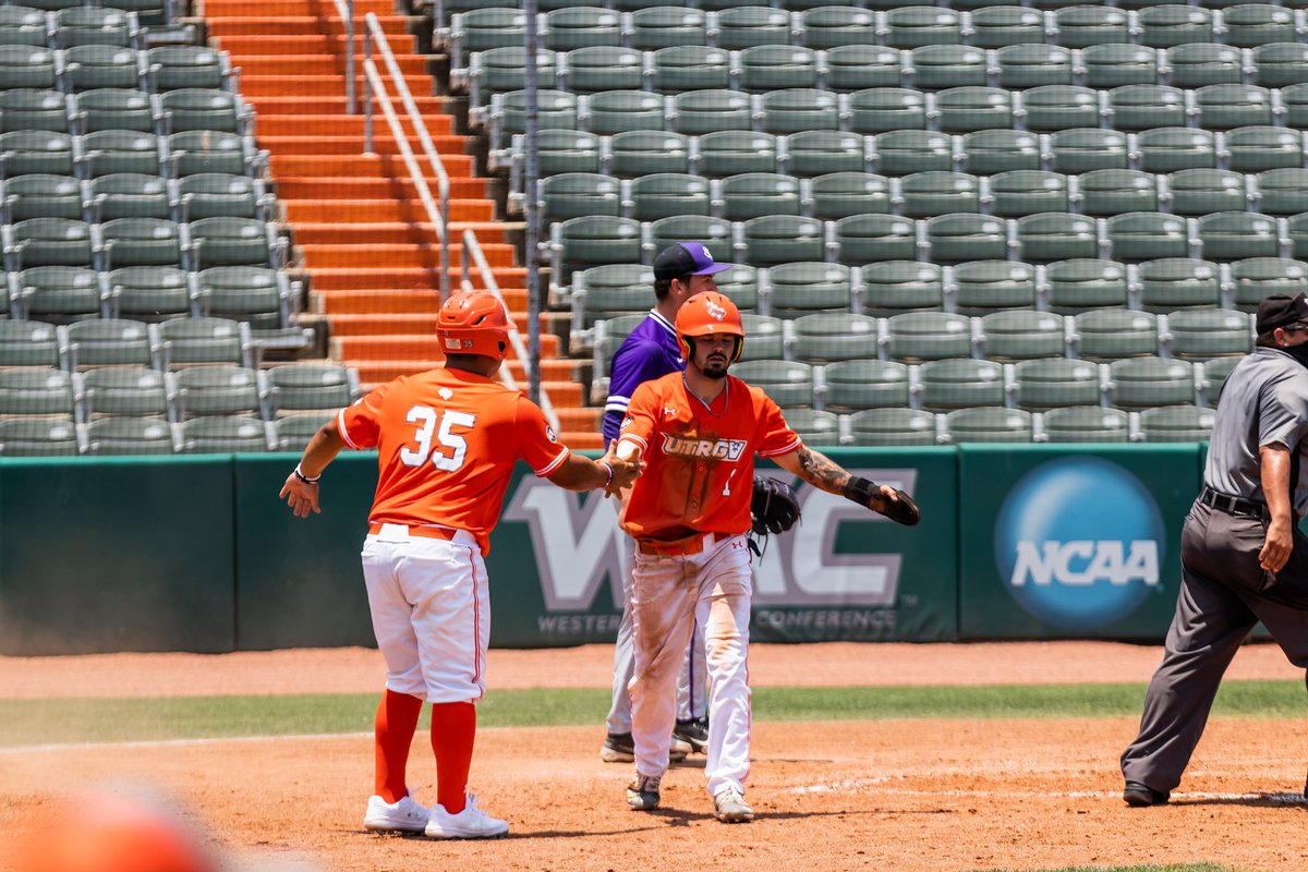 UTRGVBaseball's tweet photo. 𝗟𝗼𝗼𝗸𝗶𝗻𝗴 𝗕𝗮𝗰𝗸 𝗮𝘁 𝟮𝟬𝟮𝟭: Coleman Grubbs (2018-21) ended his career ranked among the best in program history in hits (2., 217), runs (T-6., 141), RBI (T-9., 100) &amp; 2B’s (T-9, 32). #RallyTheValley #UTRGV #WACbsb https://t.co/HwUQ8GEjzI