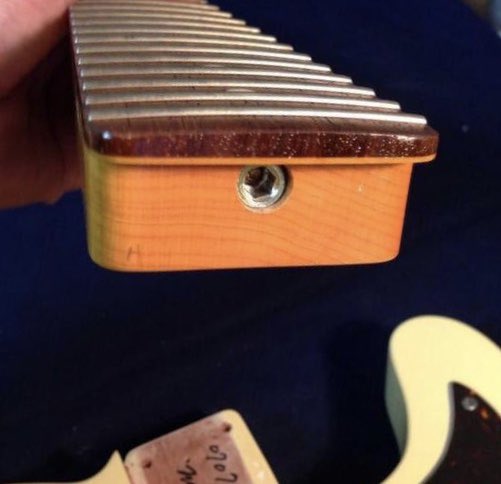 楽器専門店 Clap 水戸市大工町 على تويتر ネック反り 梅雨です 湿度も高くなっています ギターの音が詰まったり 弦高が高く感じませんか この湿度の高さでネック反りの現象が多発します そう言った修理などご相談下さい 水戸 大工町 楽器 ギター