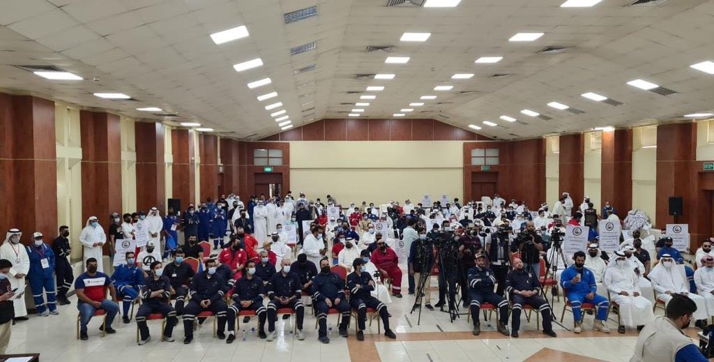 Q8ow's tweet photo. الزملاء العاملين في القطاع النفطي الخاص اليوم في مقر إتحاد عمال البترول 

#اعتصام_القطاع_النفطي_الخاص 
#القطاع_النفطي_الخاص 
#القطاع_النفطي https://t.co/dfe1F0NkhU