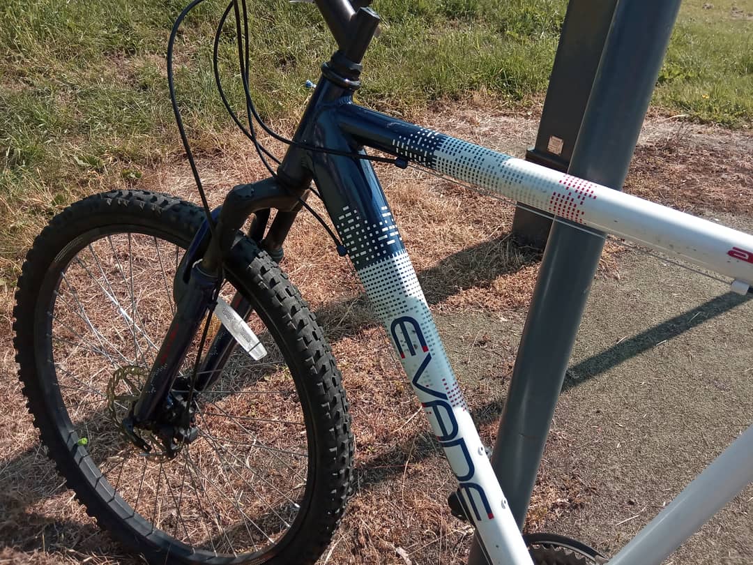 jaseinclee's tweet image. Picked up a new bike this morning from @BikeLibraries at my local Jobcentre after a referral from my Universal Credit work coach then took it for a short ride to get used to it. They gave me a new lock as well. Already had lights and a helmet #UniversalCredit #bikelibrary