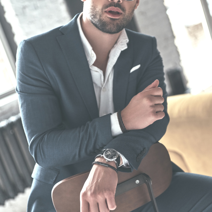 When in doubt...Leather jewellery is the answer! Versatile and classy, it compliments any outfit from a casual denim and shirt combination to a full suit. Full collection on our website 💁🏻‍♂️⁠  theleathermob.com/category/leath…
#leatherjewellery #leatherwatch #leatherbracelets
