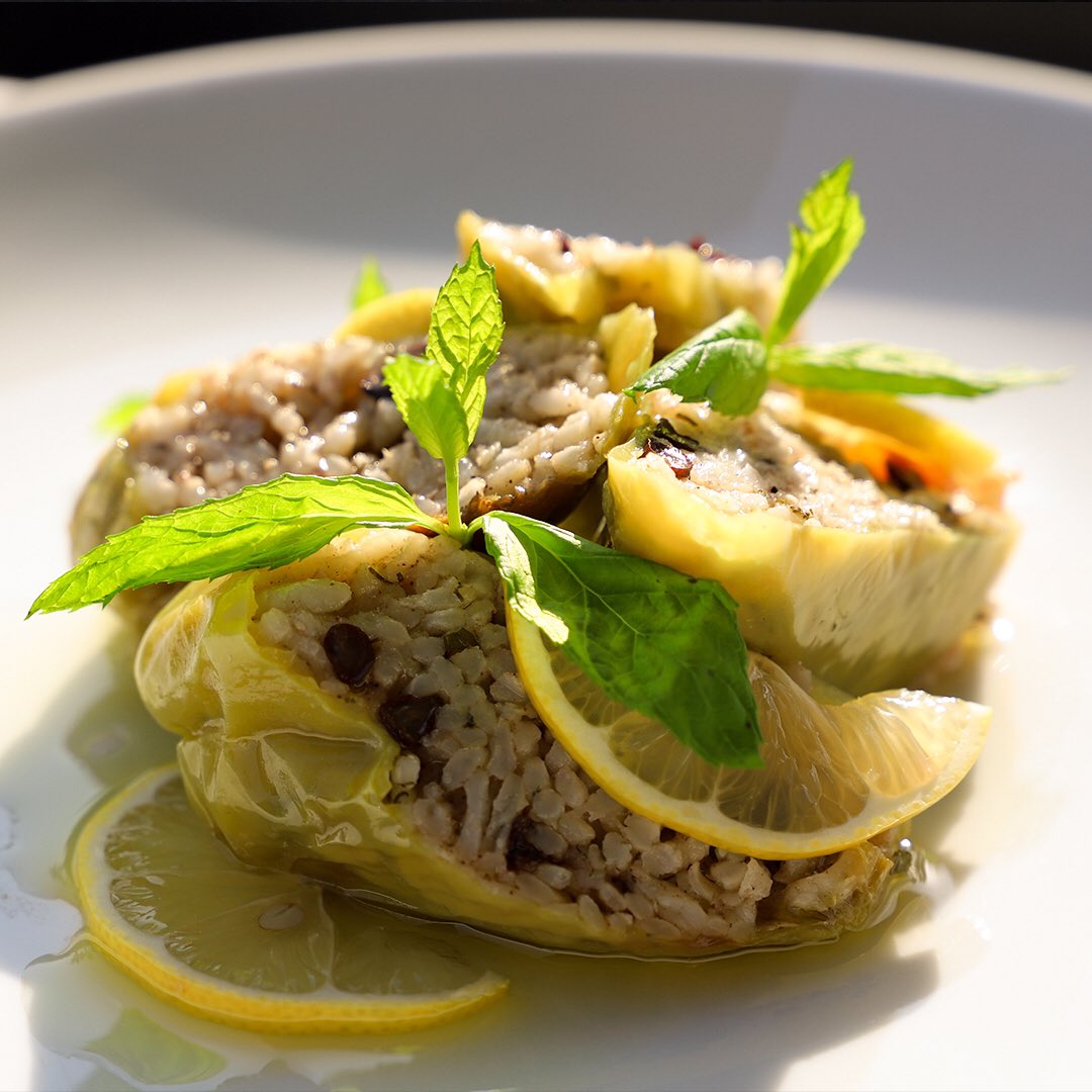 Zeytinyağlı Biber Dolması🍴

Rezervasyon için 
+90 (242) 238 52 00 

#7mehmetrestaurant #7mehmet
