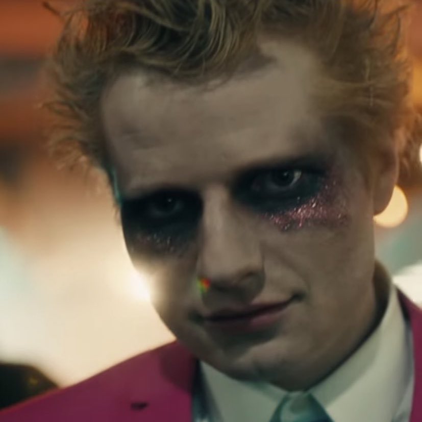 pozeramdzieci's tweet photo. nie boje się śmierci, przeraża mnie fakt, że ed sheeran coraz bardziej zaczyna mi przypominać kożuchowską https://t.co/nmdphZSBr5