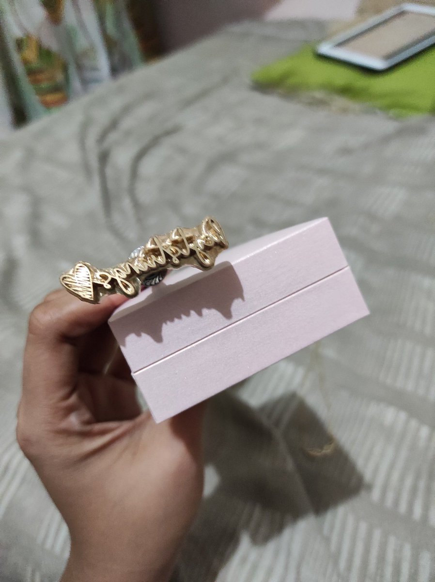 keytlindelacruz's tweet photo. Ready na akong magstamp sa loob ng pink boxes! HAHAHA Salamat sa Hiroes na nagpatiuna sa #KeytstringsBudol! π @hiroyuu101 iba yung Hiroes! Thank you talaga nang maraming-marami! π₯Ίπ
BUY 1 jewelry of your choice, and GET 1 gift from us po tayo tomorrow sa @keytstrings πβ¨ https://t.co/pNIjJ7c2mb
