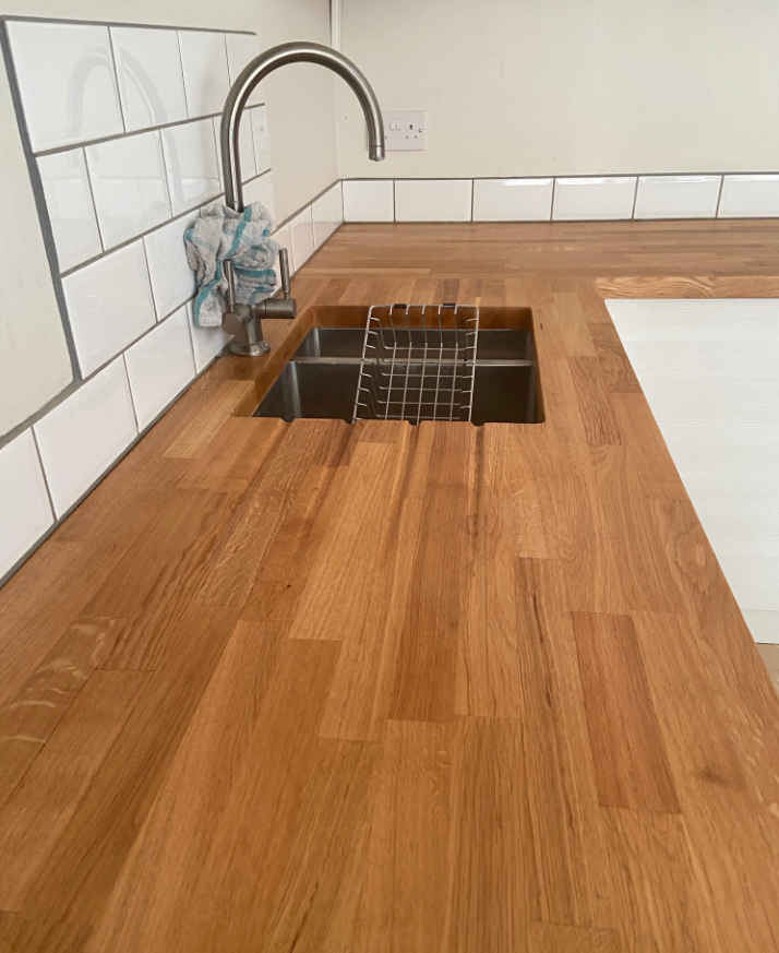 Artofclean's tweet image. 🌼Don't ever regret that real wood kitchen worktop, you should feel proud of it and how classy it makes you kitchen look. Read this article about restoration of your old stained worktops. 🏡😍🧡 |  #worktopsanding #woodsanding #floorrestoration #Cambridge

artofclean.co.uk/restoring-your…