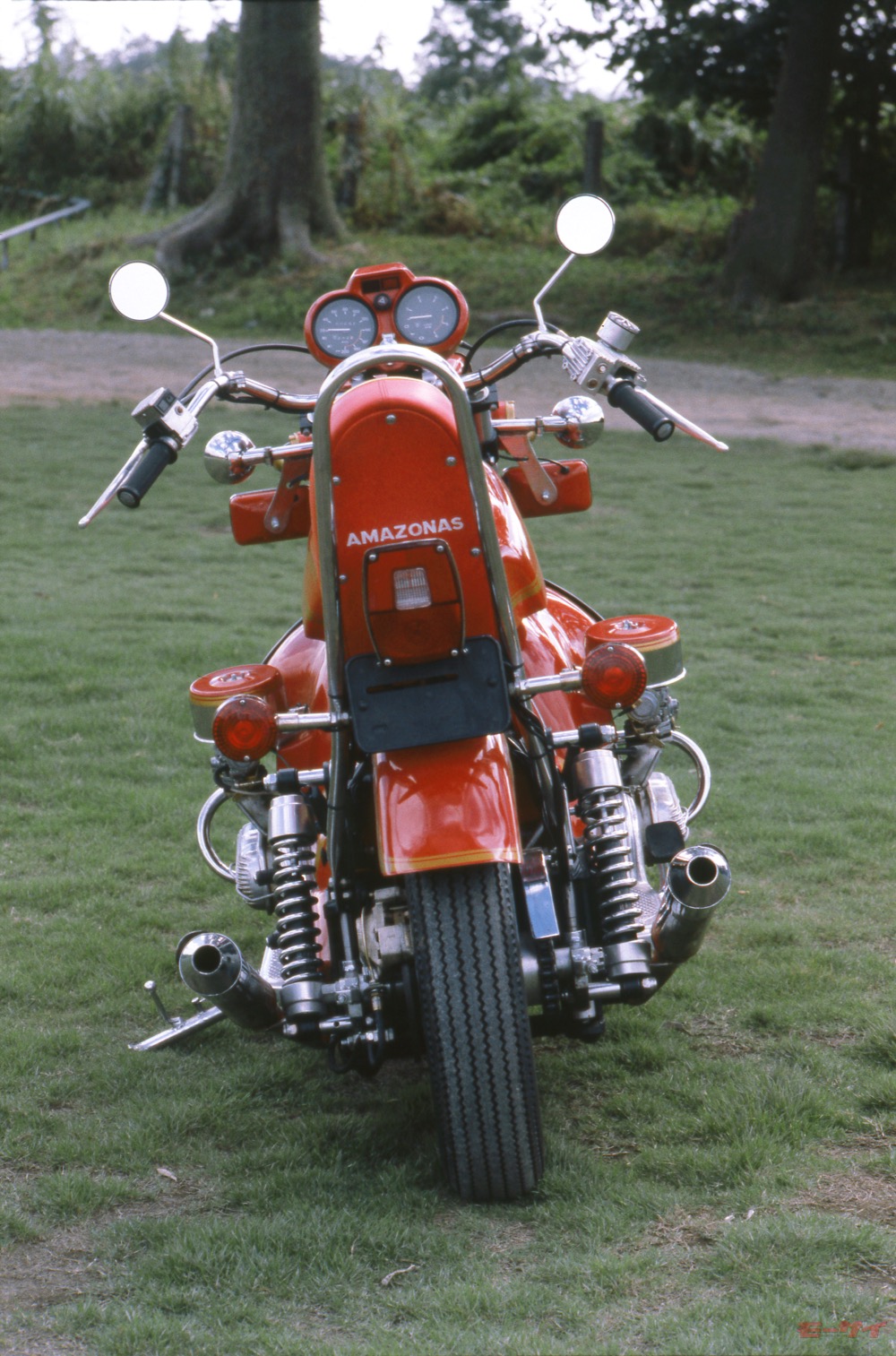 リーン なんとスケべな ケツをした バイクなのだ アマゾネスって言うらしいっすよ Vwビートル用1584cc空冷水平対向４気筒エンジンを積んでいたらしい ワルキューレはアマゾネスを意識していた T Co Jvrgn5prdw T