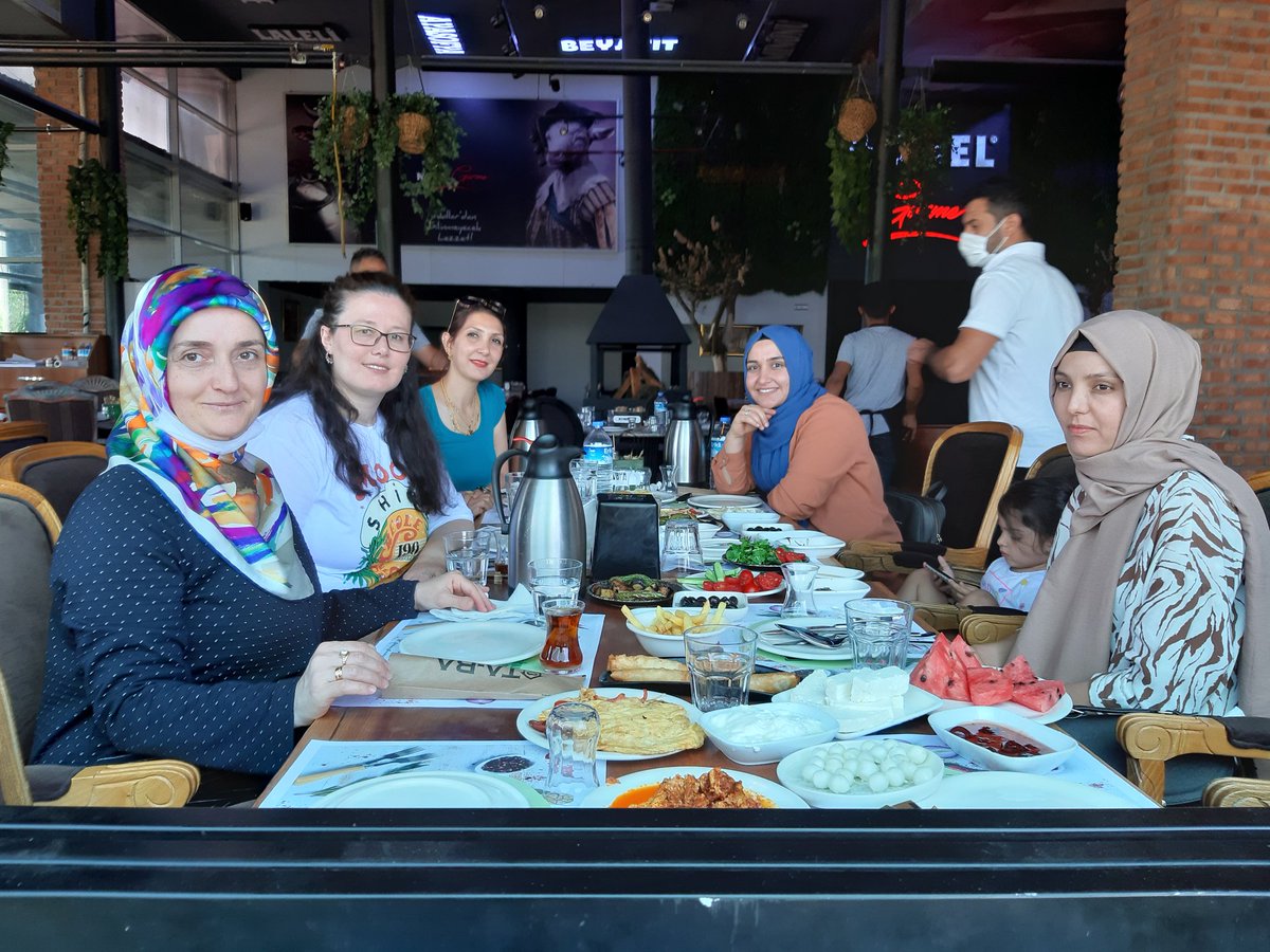 Okulumuzun kahvaltı etkinliği  @Mslmeli56800912 <a href="/KarakopruM/">Karaköprü MEM</a>