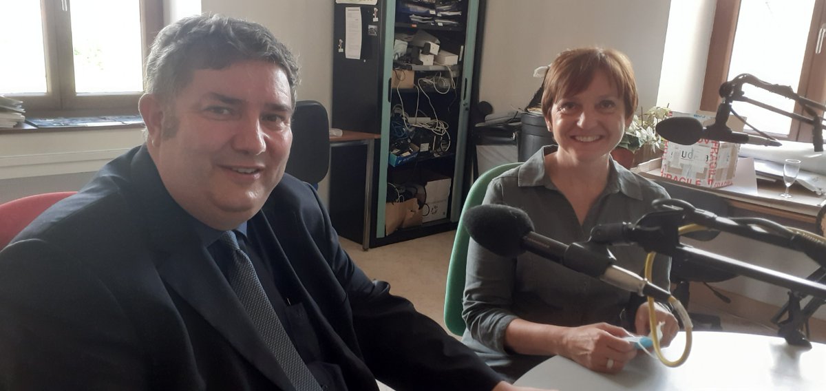 CantonThillot's tweet photo. Retrouvez-nous aujourd'hui aux micros de Radio des Ballons ! #cantonduThillot #electionsdepartementales2021
sur les ondes du Thillot - Vallée Haute-Moselle : 98.8 ou 105.9 FM 
sur les ondes de Remiremont : 101.8 FM 
Nous comptons sur vous, électeurs &amp; auditeurs ! https://t.co/yNJRFsEiFc