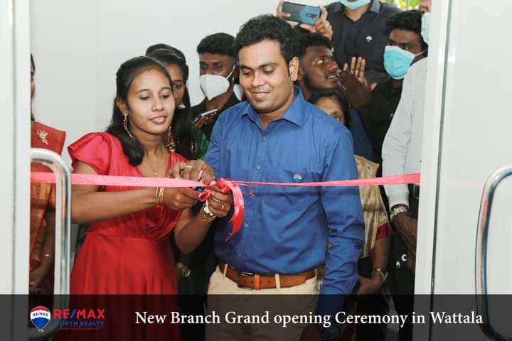 remax_north's tweet photo. From 2015, World Wide Real Estate company RE/MAX in Sri Lanka
RE / MAX NORTH REALTY
We have 2 locations
https://t.co/qtBBIHXXXS
#remax #remaxnorthrealty #remaxsrilanka #remaxjaffna #jaffnarealestate #remaxhendala
#wattalarealestate #remaxcolombo #colomborealestate https://t.co/2Wx5lpu7if