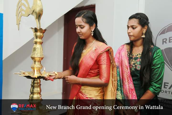 remax_north's tweet photo. From 2015, World Wide Real Estate company RE/MAX in Sri Lanka
RE / MAX NORTH REALTY
We have 2 locations
https://t.co/qtBBIHXXXS
#remax #remaxnorthrealty #remaxsrilanka #remaxjaffna #jaffnarealestate #remaxhendala
#wattalarealestate #remaxcolombo #colomborealestate https://t.co/2Wx5lpu7if