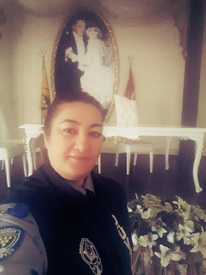 Herkesin hayatının bir yerinde vardır bir siyah beyaz anısı, bazılarının dönüp dönüp arkasına bakmak istedikleri bazılarının ise geçmişine bir sünger çekmek istedikleri...