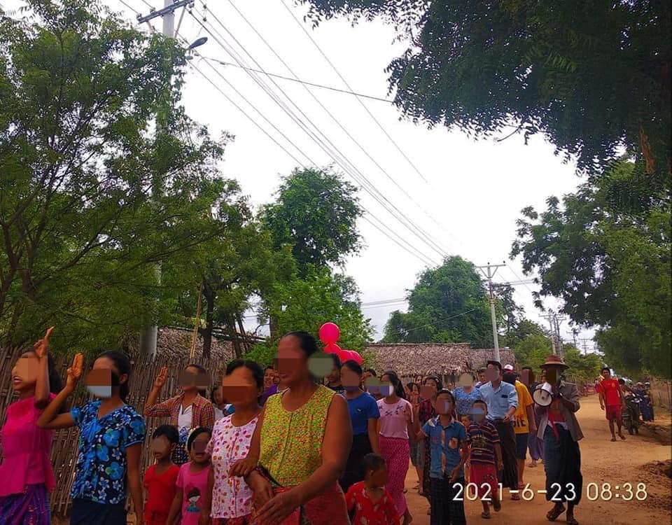 Educators and locals in #Myaing Township, #Magwe Region held a protest march against the military regime on Wednesday. (Photo: BEGSC-Myaing) 

#WhatsHappeningInMyanmar