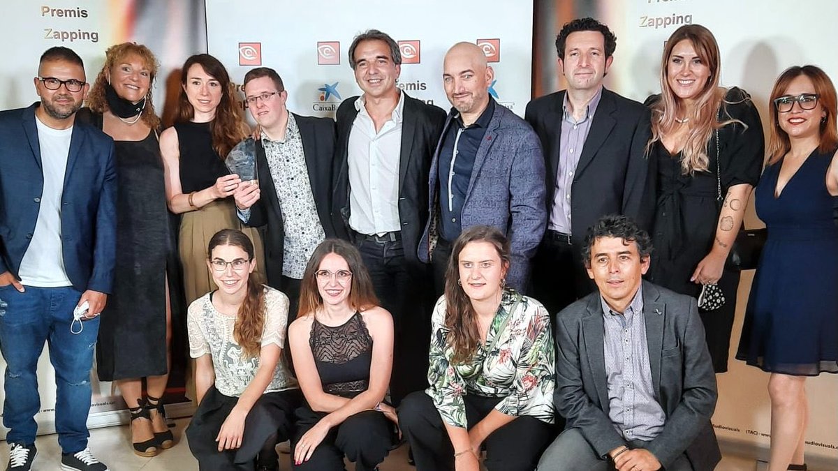 🏆Helena Garcia Melero, “Gent de mercats”, "Bàlsam" i "Per què volen els avions?", guardonats en la XXVI edició dels Premis Zapping

▶️ ccma.cat/premsa/tres-pr…