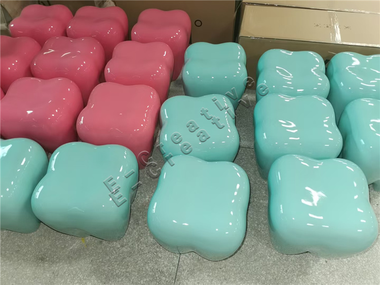 ecwindowdisplay's tweet photo. Shipping -Bulk production of custom color FRP tooth stool 😃,client love it very much ,expect to receive it ASAP👍
https://t.co/JCrFRVSmMp

#visualmerchandising #resincraft #fiberglasssculpture #display #retail #storedisplay #retaildisplay #leisurechair  #Dentalstool https://t.co/Zeb6wCuFJ0