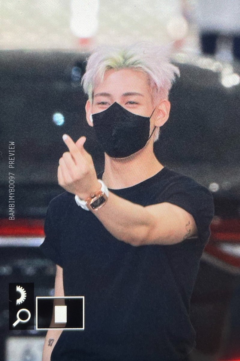 hourlybam's tweet photo. #BamBam  #뱀뱀 #แบมแบม #斑斑 @BamBam1A  #GOT7  #갓세븐 @GOT7Official https://t.co/jaG5tklfOA