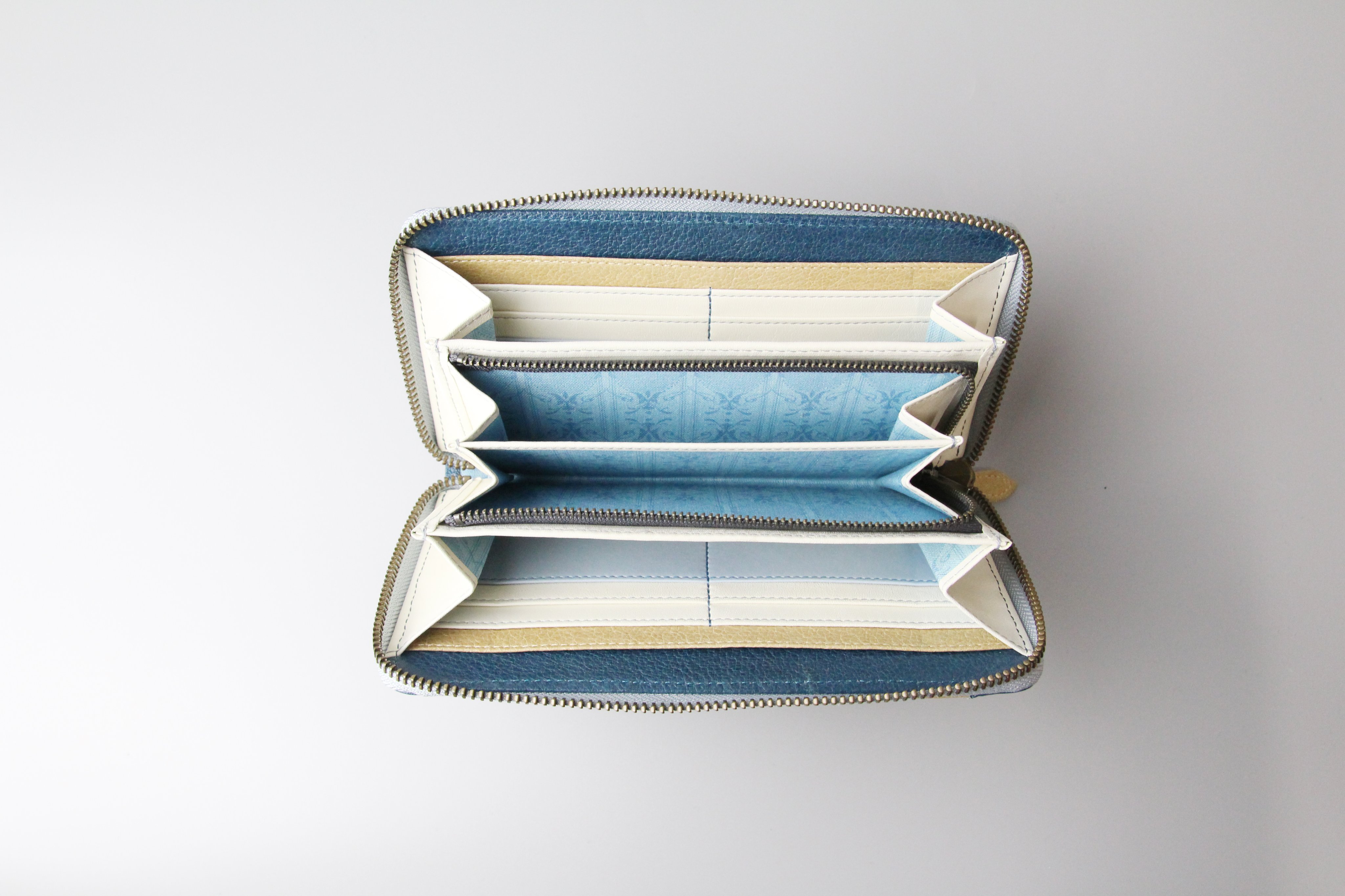 ソルワ Solwa Rt Cocollabo Coco 今日は ソードアート オンライン アリシゼーション War Of Underworld 本革ラウンド財布 シノンver の 財布を紹介するココよ 予約締切迫ってるココ 受付期間 6月28日13時まで 詳細はこちら Ht