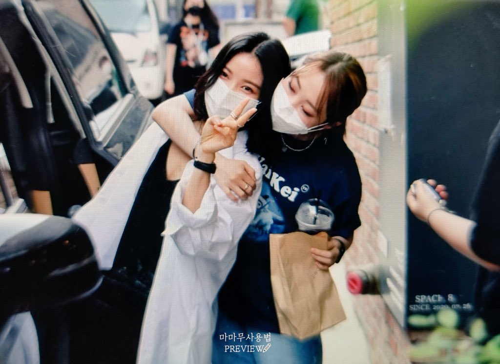 Awwww they’re so adorable 🥺🥺🥺

#MAMAMOO #마마무 #SOLAR #솔라 #MOONBYUL #문별 <a href="/RBW_MAMAMOO/">마마무(MAMAMOO)</a>