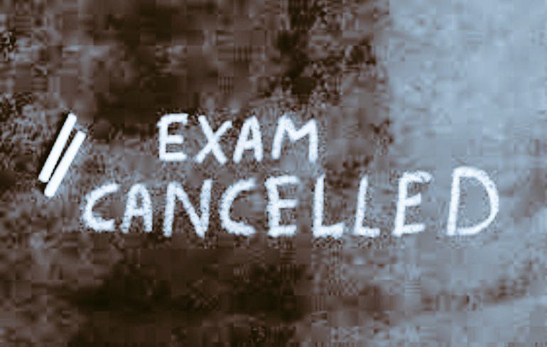TECHNICALDADA5's tweet photo. @AICTE_INDIA क्या सोचता है .....
#OfflineStudy- महामारी चल रही है।
#OfflineExams- महामारी बंद है।
कॉलेज का पेपर ऑनलाइन होना चाहिए..
हम भी इंसान हैं, हमारा भी परिवार है।
@RJDforIndia @tarkishorepd @NitishKumar @jayantjigyasu
@bihar__students #cancelbihardiplomaexams https://t.co/pluRD1yGqH