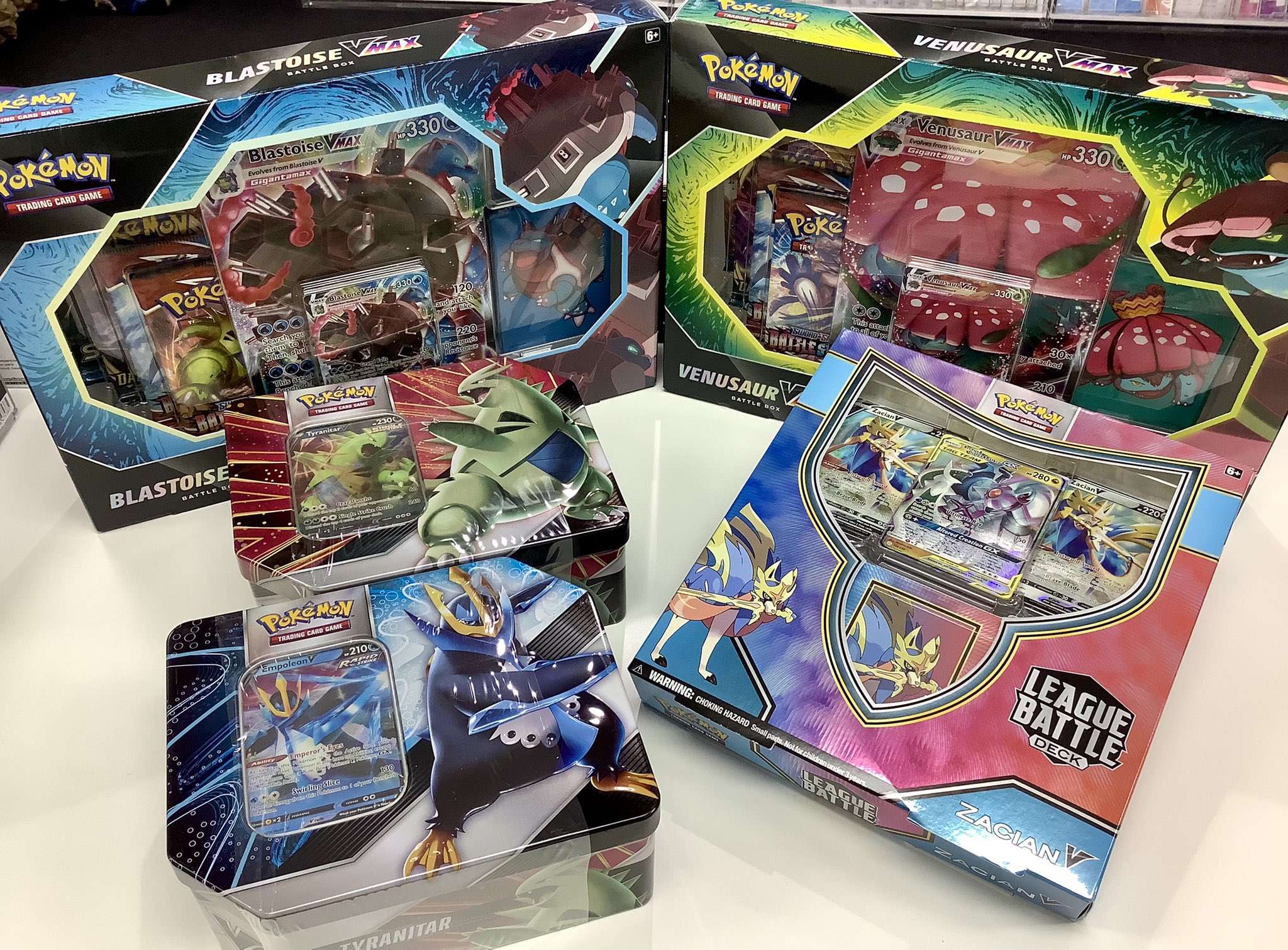 カードシークレットcard Secret 海外の新しいポケモンカード グッズを入荷しました かっこいい フシギバナvmax カメックスvmaxのバトルボックスには それぞれのポケモンのスリーブが入っています どれも素敵な商品 そして数に限りがご カードシークレットcard Secret 海外の新しいポケモンカード グッズを入荷しました かっこいい フシギバナvmax カメックスvmaxのバトルボックスには それぞれのポケモンのスリーブが入っています どれも素敵な商品 そして数に限りがご