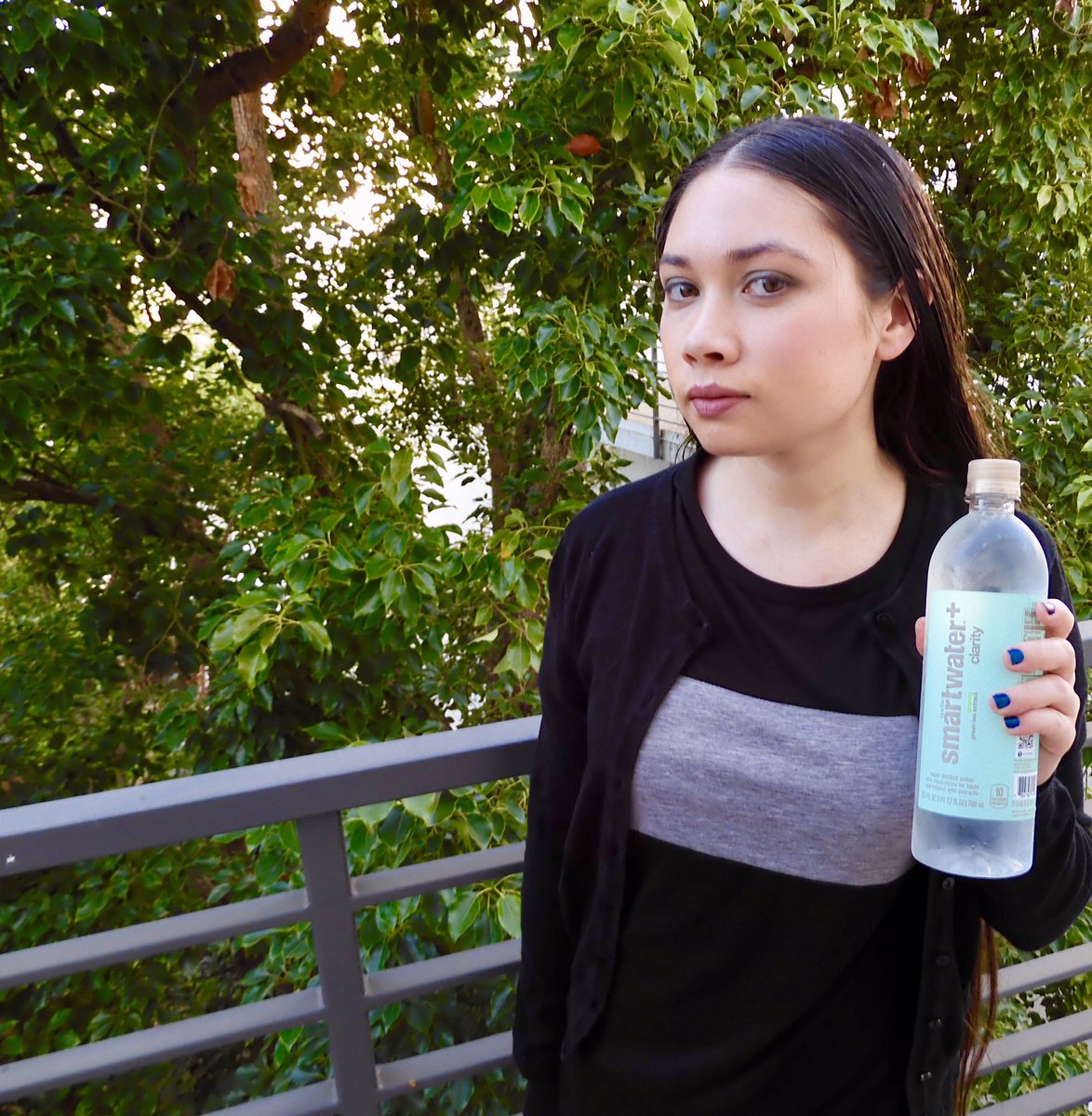 Queenie4ever's tweet photo. The Smartwater+ Ginseng Green Tea is actually water but it definitely tastes like you’re drinking a tea! sponsored #sponsored #smartwaterplus #yum #refreshing https://t.co/sr2R1tKv8T https://t.co/iHT97wVWlZ