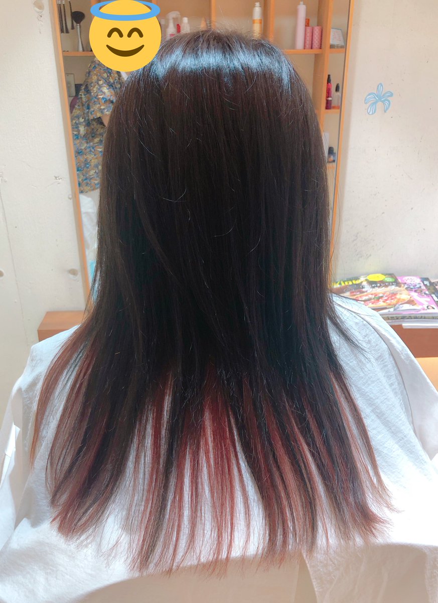 すんんんごい頑張ってくださったんだけど、全然思ったカラーにならなくて凹み(笑)
これ分かりにくいんだけどアッシュグリーンぜんたいにかかってて、インナーカラーが赤なんだよねー
もっとバキッとしたかんだけどねー
でも4時間かかって申し訳なかった:( ;'꒳`;): 