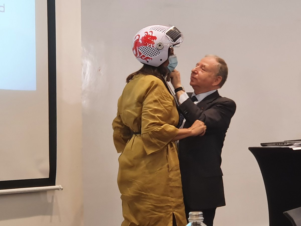 roadsafetyhub's tweet photo. @JeanTodt fitting helmet on Amani Abou-Zeid- the @AfricanUnionCom Commissioner for infrastructure #Safehelmet #RoadSafety https://t.co/JwfTgQuh78