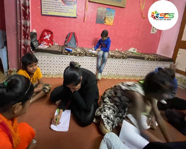 sesforall's tweet photo. Education is the key to open all doors, SES providing tutoring facilities to children belonging to economically weaker section.
#sesforall #supportchildeducation #ngo #Covid19 #IndiaTV #india #delhi #LetsHelpTheNeedy
Support Child Education https://t.co/4Iec2tY5hQ
