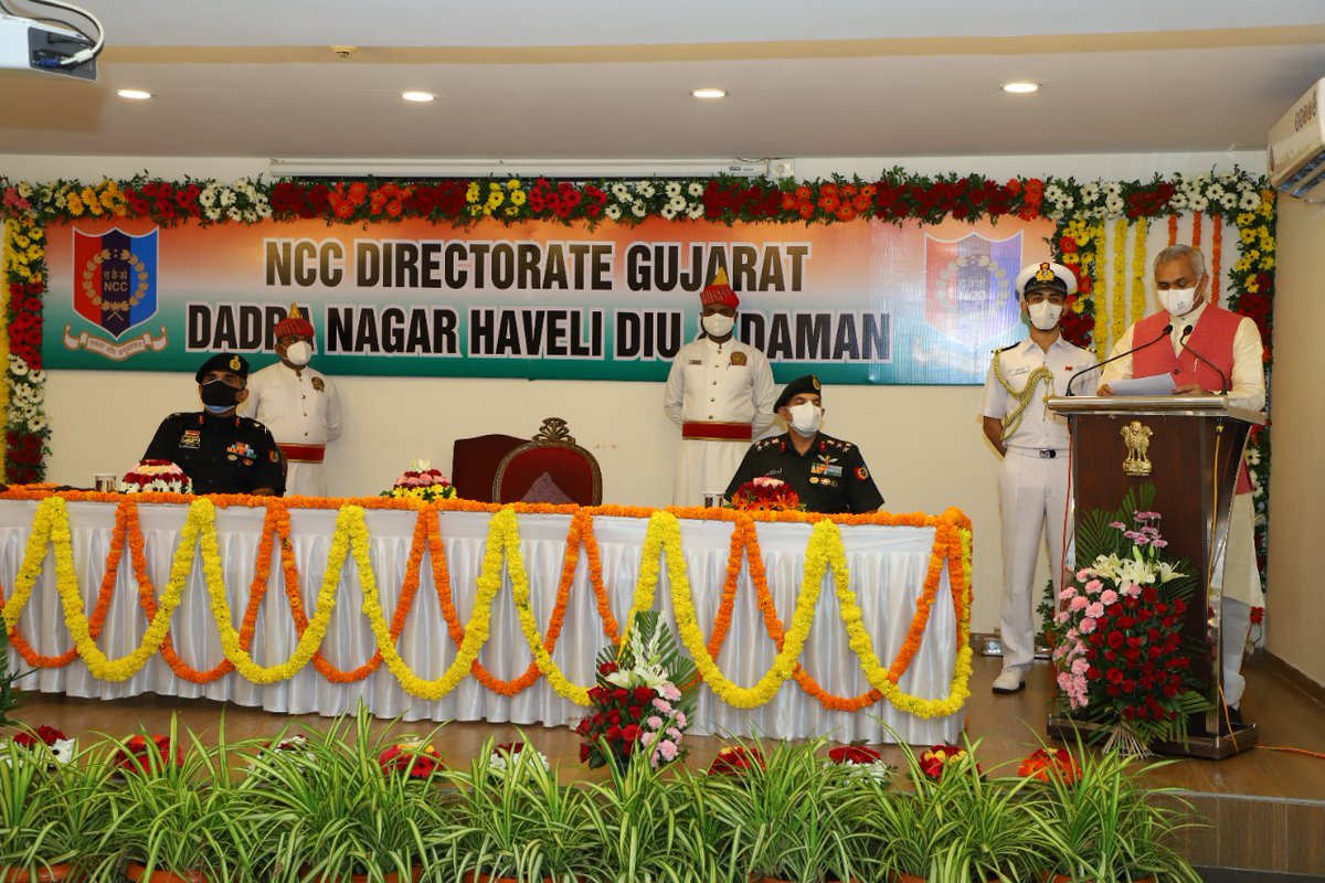 NCC_Dte_Gujarat's tweet photo. #EkMaiSauKeLiye PH-4 commences.Gujrat NCC cadets now CONNECT WID CORONA WARRIORS-DOCS,NURSES, HCWs,AMB DVRS, thk n motivate dem 4 their indomitable spirit 2 fight all odds #NCCYogdan #gujaratnakarmveer @DefencePRO_Guj @HQ_DG_NCC @CMOGuj @GovernorofGuj @imBhupendrasinh https://t.co/JJ9RTR9jkI