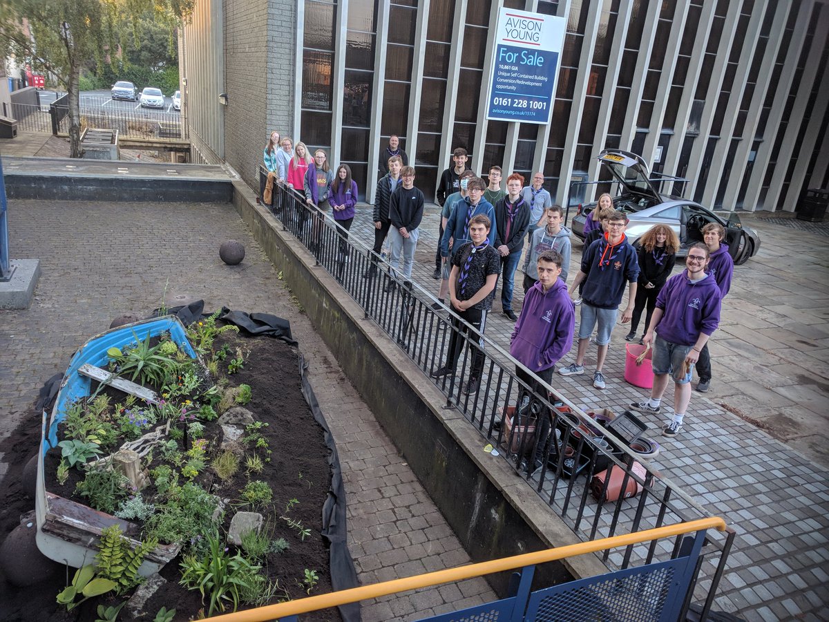 irisebloom's tweet photo. Chorley in Bloom had an army of enthusiastic Intrepid Explorers on their latest project. An old fishing boat was transformed into a plant heaven. Thanks go to the Intrepids and their leaders. https://t.co/c9QutH9y6h