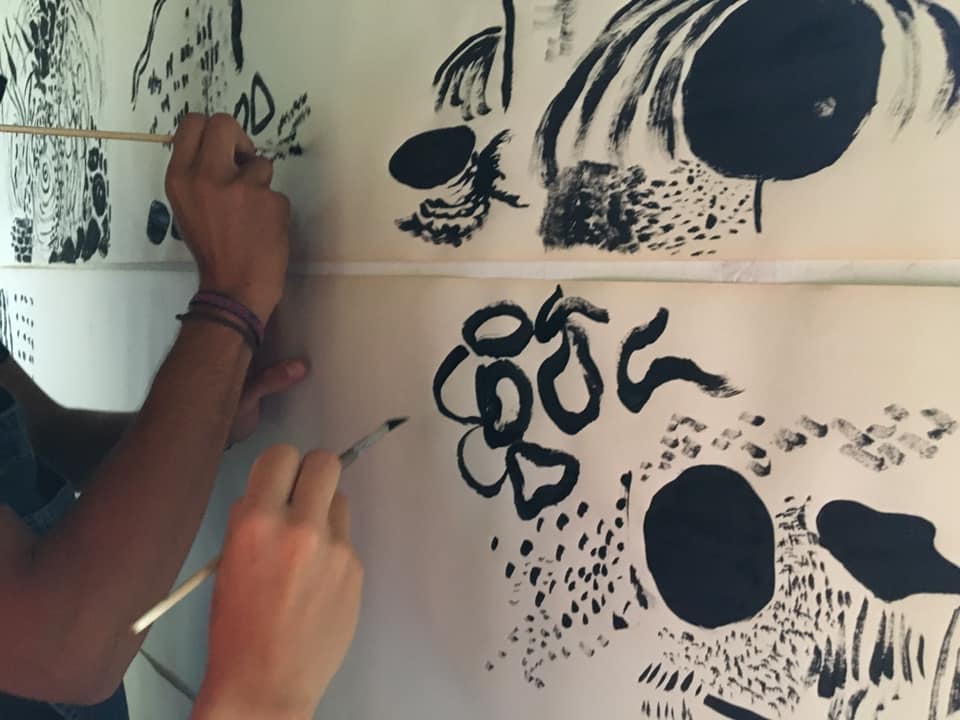 EcouterLeMonde's tweet photo. Avez-vous déjà dessiné la vie sonore des autres ? Récit en images d'une expérience collective d'écoute et de création pour @RFI - Ecouter le monde - Les sons de la terre. https://t.co/Kwbbn0hQcB