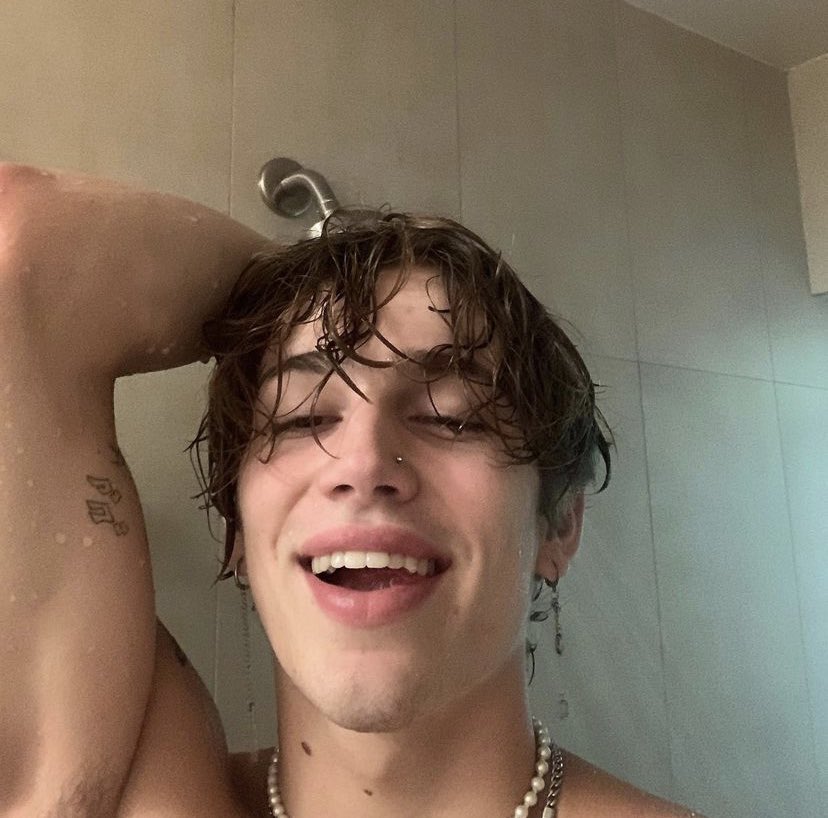 backnforths's tweet image. #NationalSelfieDay