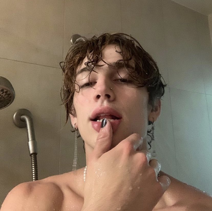 backnforths's tweet image. #NationalSelfieDay