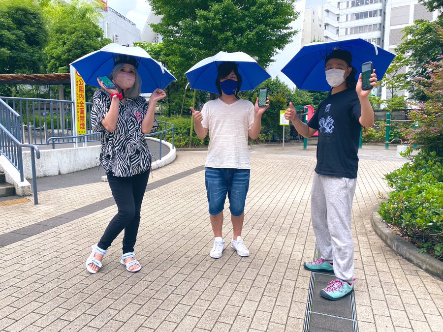 ポケモンgo 手を使わない傘 パラソルテント が最強すぎた オフィシャルグッズ化待ったなしの有能さ ロケットニュース24