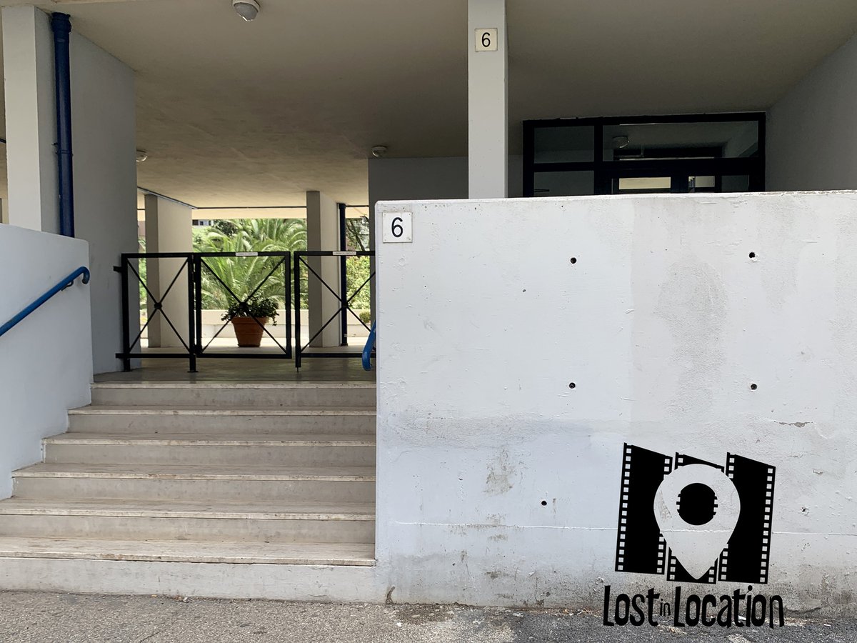 lost_location's tweet photo. Il piccolo diavolo (Roberto #Benigni, 1988)
.
.
"Sono Gloria, ho lasciato la patente sul tavolo, accanto alla frutta"
.
🗺️ Siamo in via Giuseppe Marotta, a Roma 
https://t.co/r8GGrnslwT

#lostinlocation #cineturismo https://t.co/m17AscFhts