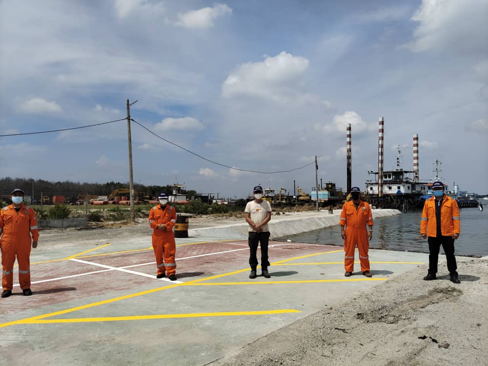 Marine Department در توییتر Pengarah Laut Wilayah Utara Bersama Ketua Pejabat Laut Negeri Perak Dan Pegawai Pegawai Kanan Wilayah Utara Menerima Taklimat Pematuhan Sop Covid 19 Semasa Limbungan Samudra Shipyard Beroperasi Https T Co 9i5hic2btz