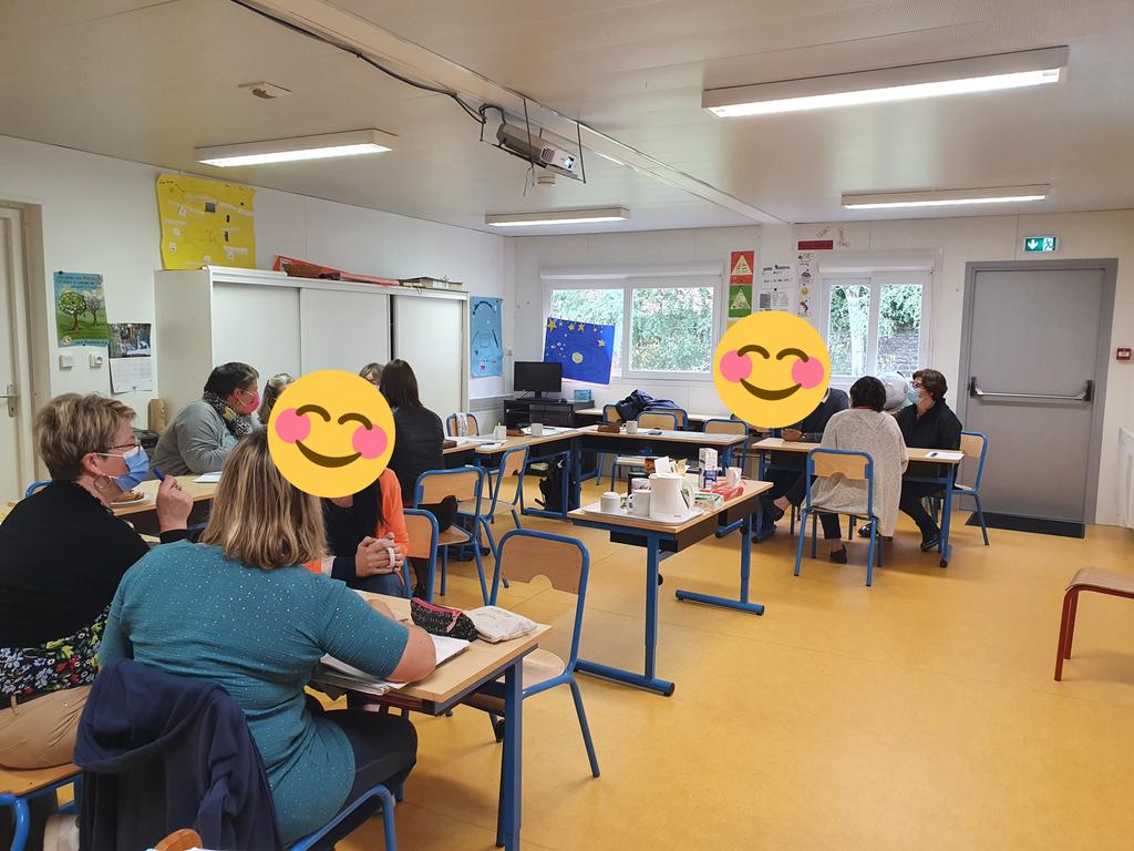 C'est parti pour une journée de formation collective à l'école St-Thomas de Villeneuve de Baguer-Morvan! Belle énergie d'équipe malgré cette fin d'année. Merci à vous <a href="/IsfecBretagne/">Isfec Bretagne</a>