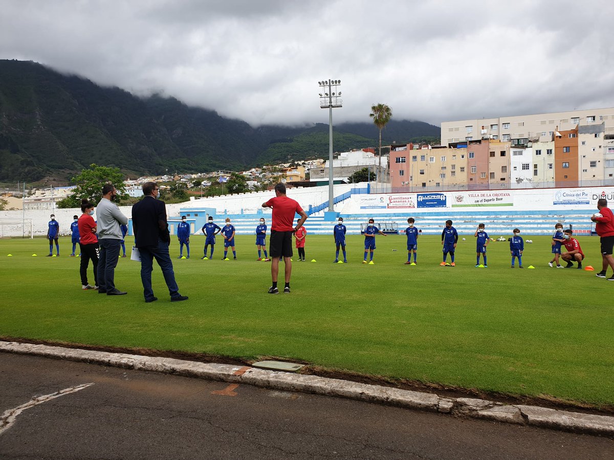 🔵Ya ayer martes pusieron el broche de oro a la Escuela de Tecnificación de la #FundaciónCDT en la sede de <a href="/LaOrotava/">Ayuntamiento de La Orotava</a> ⚽️ 

🥲 Pena por el final, pero satisfechos por el trabajo de niñ<a href="/s/">『S』</a> y entrenadores y entrenadoras 👏 La próxima temporada más y mejor 💪💪 <a href="/JulioDurn7/">Julio Durán</a>