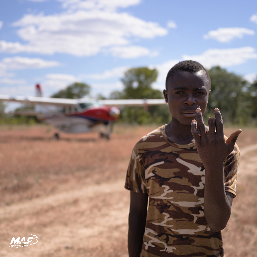 flying4life's tweet photo. MAF Pilot Marijn Goud flies @TheHALOTrust to start new demining project in #CuandoCubango #Angola HALO aims to clear 153 minefields in 5 years: https://t.co/tCtYhFfPeg Follow Marijn:
https://t.co/FZcK0Txy0E
https://t.co/irf4h5NtoP
https://t.co/H32G7agl4u
pix &amp; film by Marijn Goud https://t.co/rCLAygP4PW
