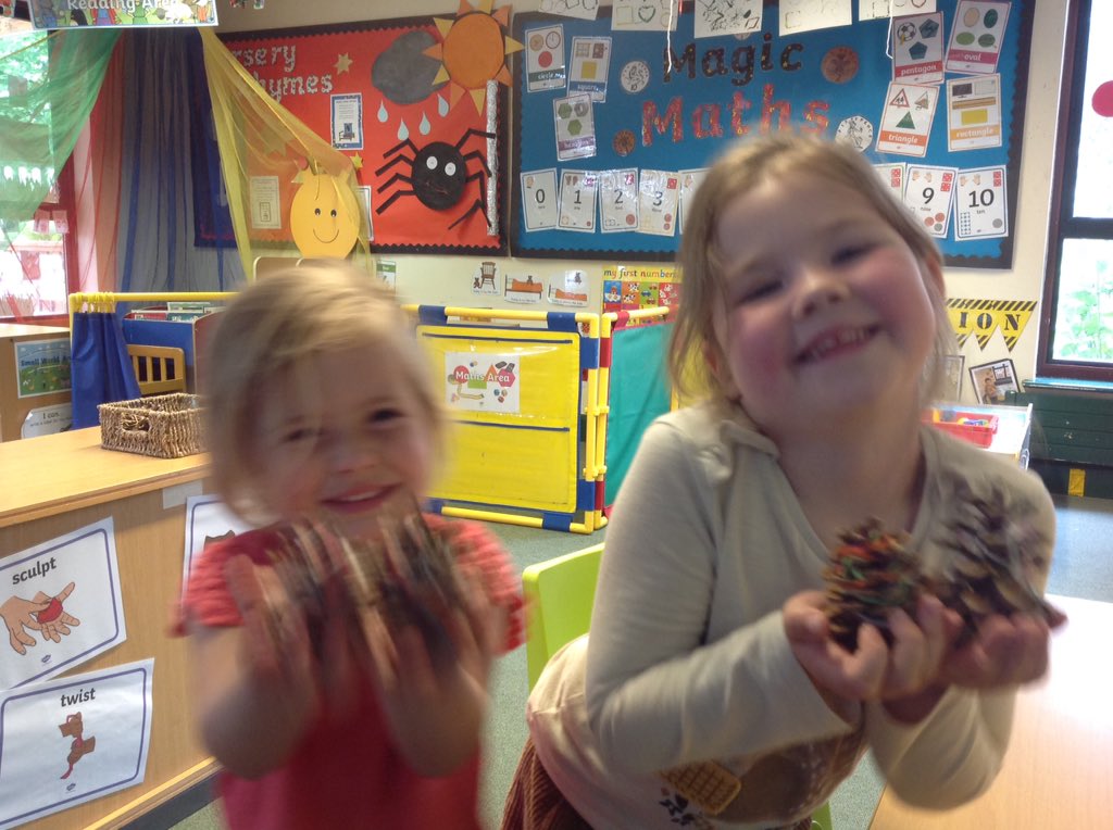 We used our fine motor skills to weave around pine cones yesterday. Up, down, over and under! Hedgehogs said it was like putting tinsel on a Christmas tree, although it's a bit early for that! 🌲🎄