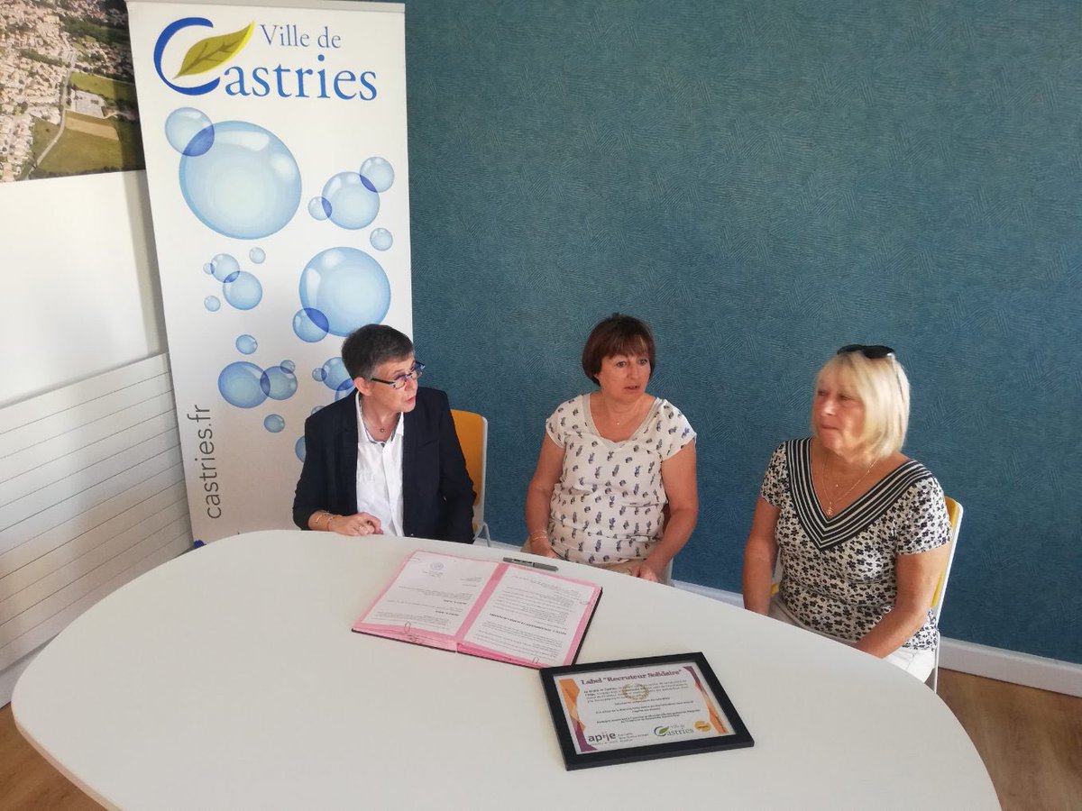 ecomnews_live's tweet photo. En direct de #Castries avec Claudine Vassas Mejri, maire de la @VilleCastries, pour la remise du label "recruteur solidaire". Un label qui favorise l'#insertionsociale et professionnelle des #demandeursdemploi. 
@PM_Carvajal https://t.co/RJ1SU2DSi1
