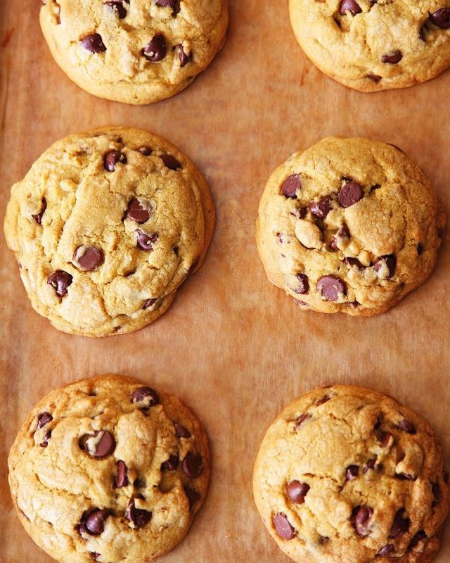 Nigella Lawson Midweek Treat Recipeoftheday Is Chocolate Chip Cookies It Took Me A Long Time To Get These Exactly As I Wanted Them Crisp At The Edge Chewy In